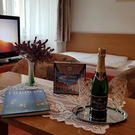 Pensionat Modra Ruze Třeboň
